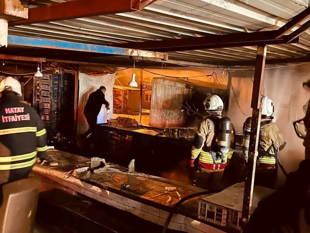 Alevlere teslim olan baraka iş yeri kullanılmaz hale geldi
