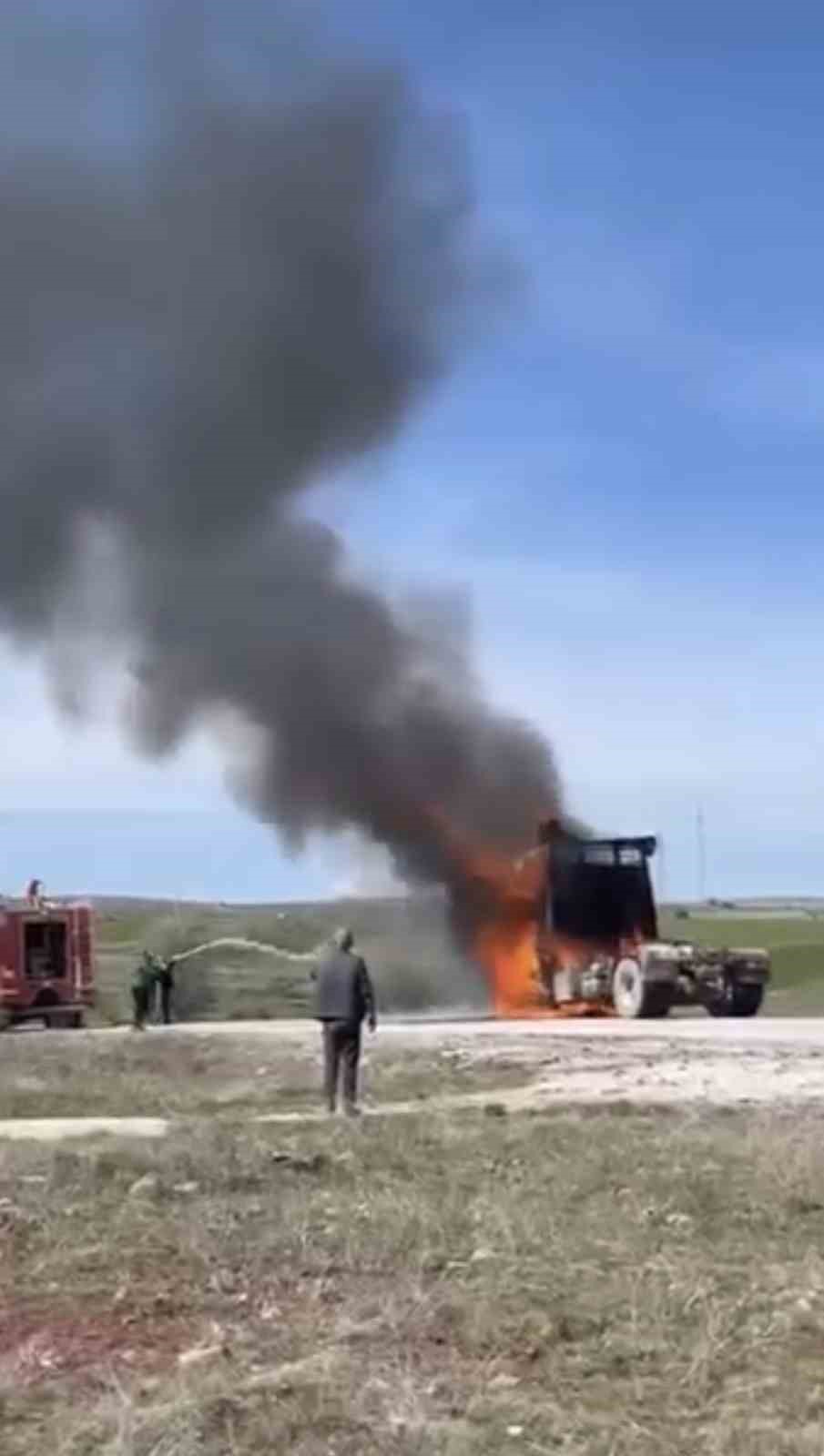 Alevlere teslim olan tır küle döndü
