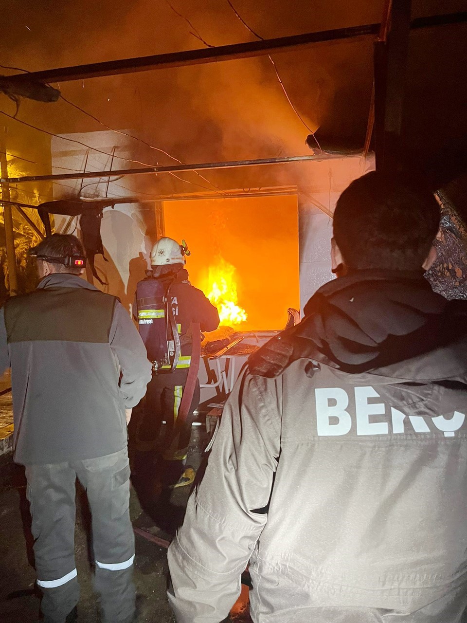 Alevlerin küle çevirdiği evde Kur’an-ı Kerim zarar görmedi
