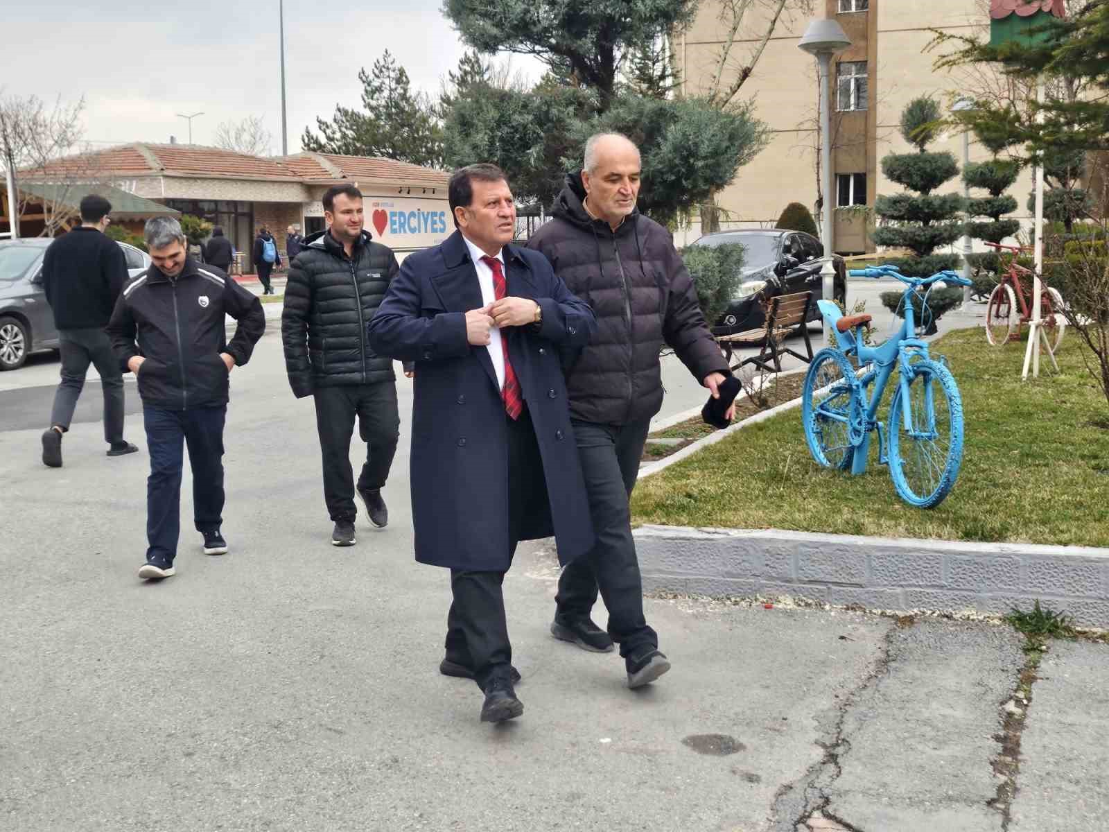 Ali İhsan Kabakcı incelemelerini sürdürüyor
