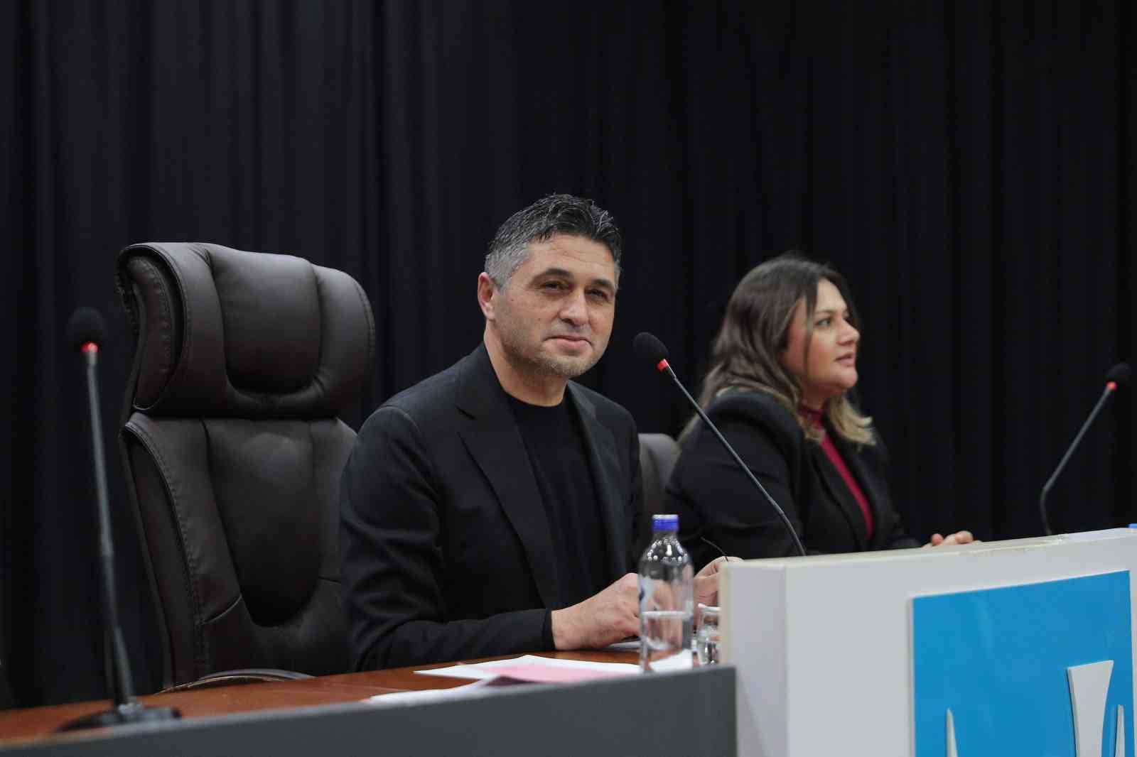 Aliağa Belediye Meclisinde önemli isimlere vefa
