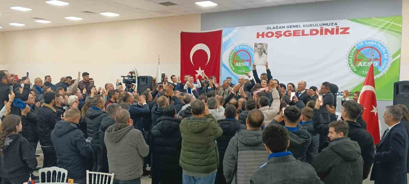 Aliağa Esnaf ve Sanatkârlar Odası’nın yeni başkanı İsa Özbek oldu
