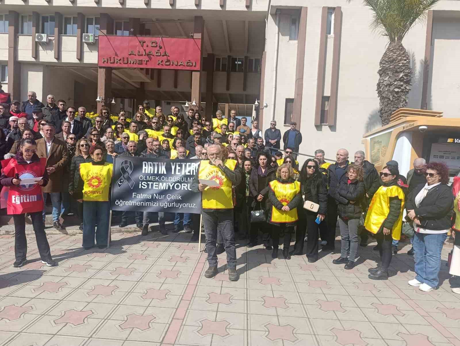 Aliağa’da eğitimcilerden şiddete karşı ortak tepki
