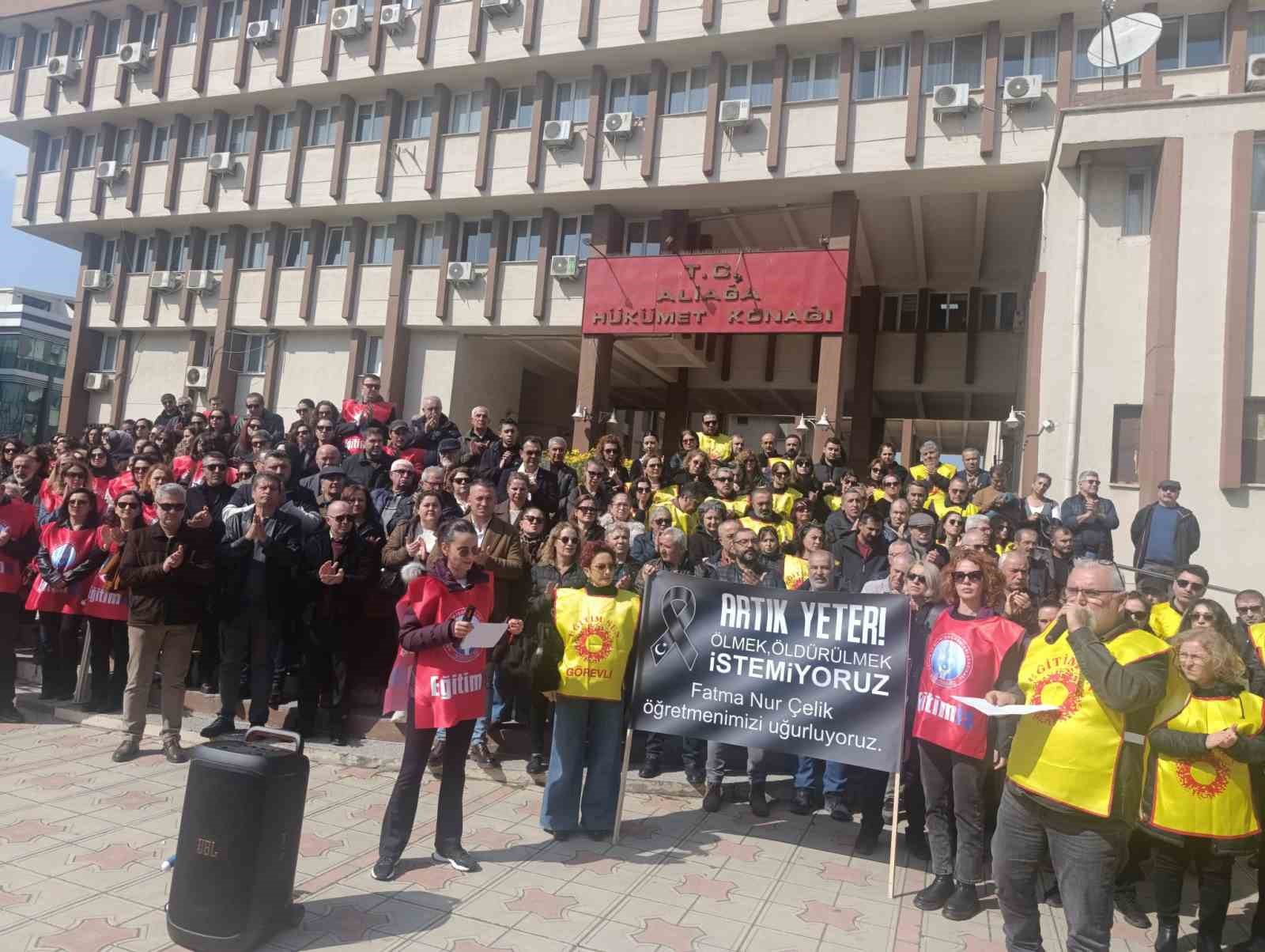 Aliağa’da eğitimcilerden şiddete karşı ortak tepki
