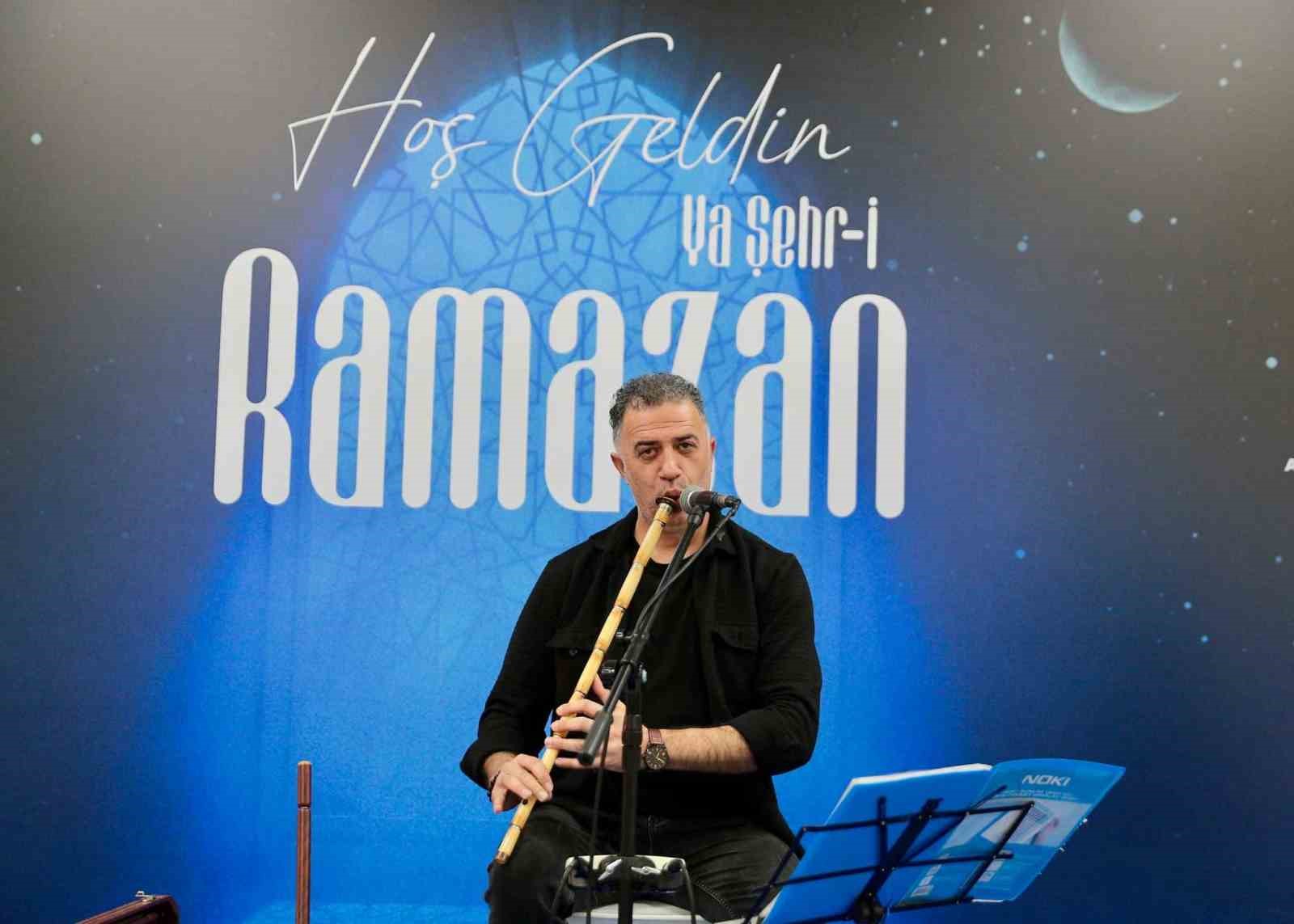 Aliağa’da ilk toplu iftar coşkusu
