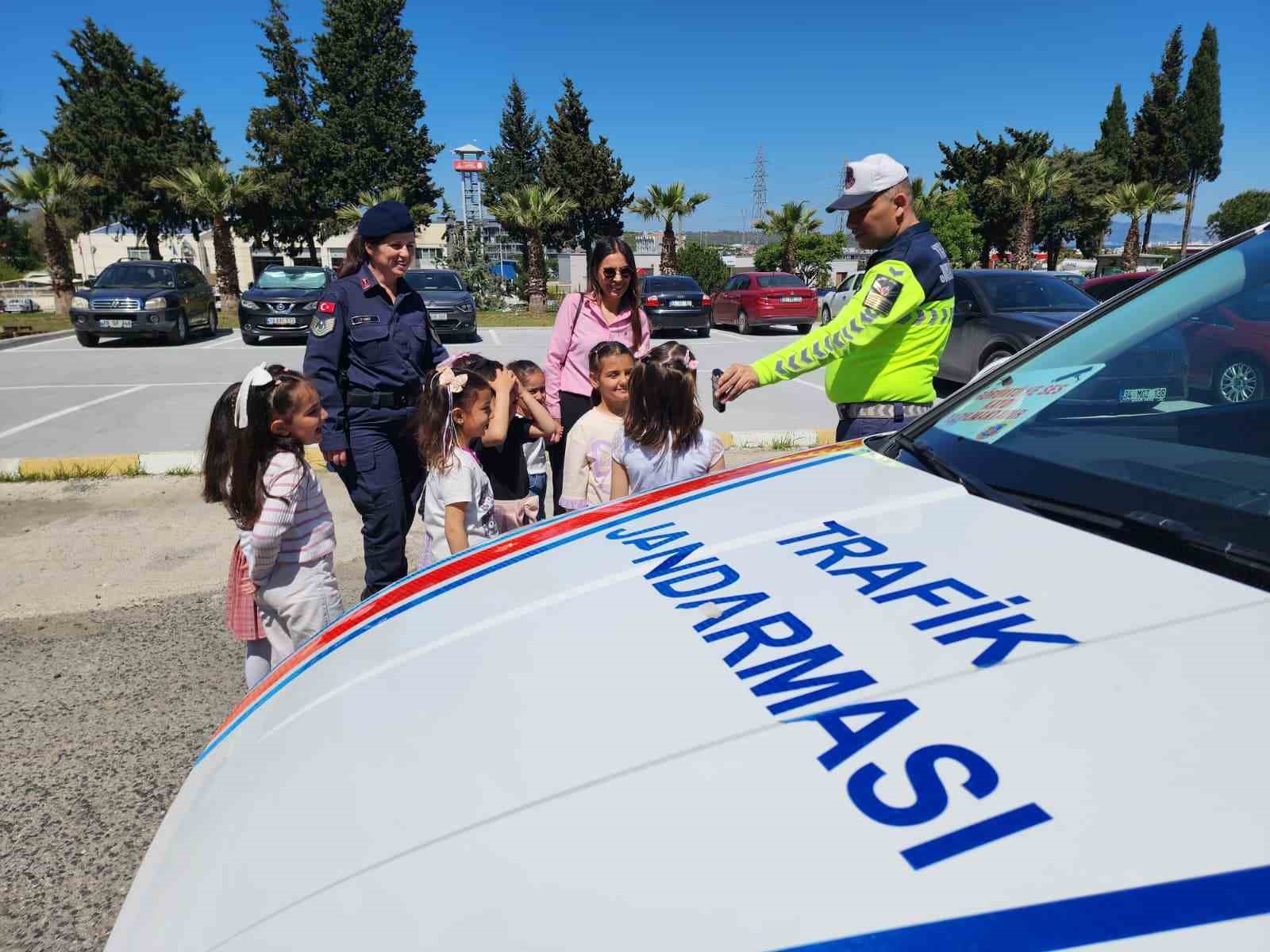 Aliağa’da, minik öğrenciler Jandarmayı yakından tanıdı
