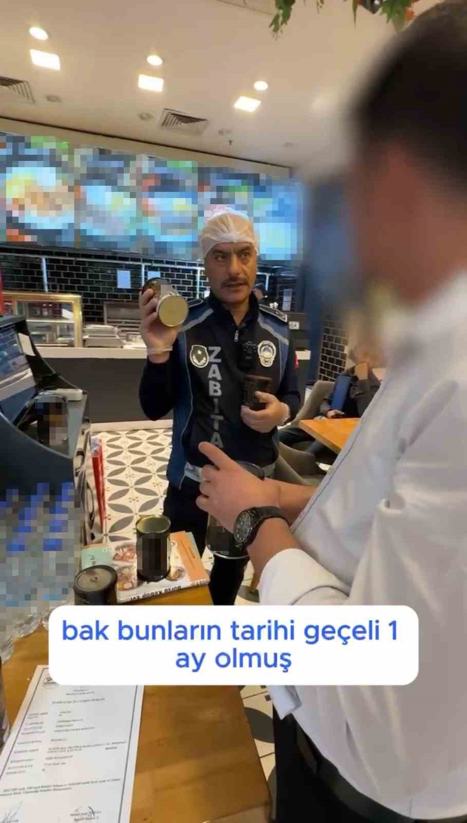 Alışveriş merkezindeki restoranlarda mide bulandıran görüntüler
