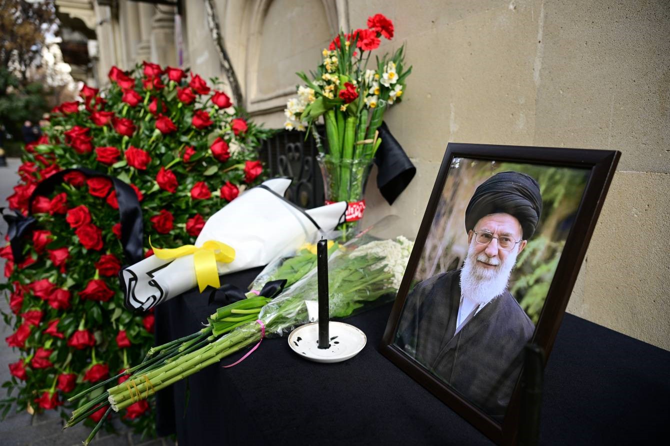 Aliyev’den İran Büyükelçiliği’ne "Hamaney için başsağlığı" ziyareti
