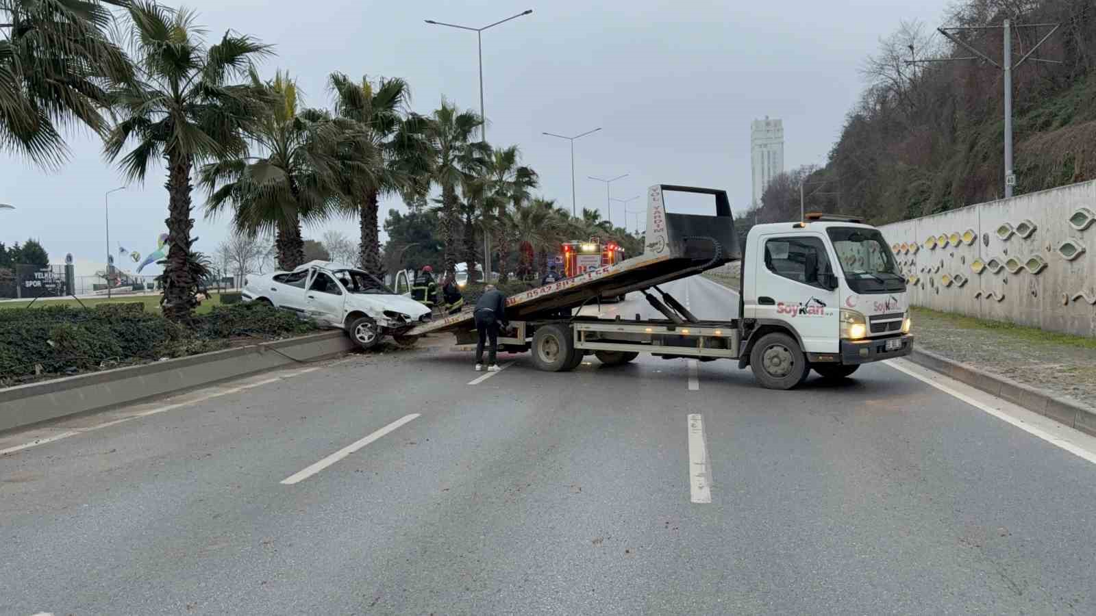 Alkolden işlem yapılan sürücü yeniden direksiyona geçip kaza yaptı: 4 yaralı
