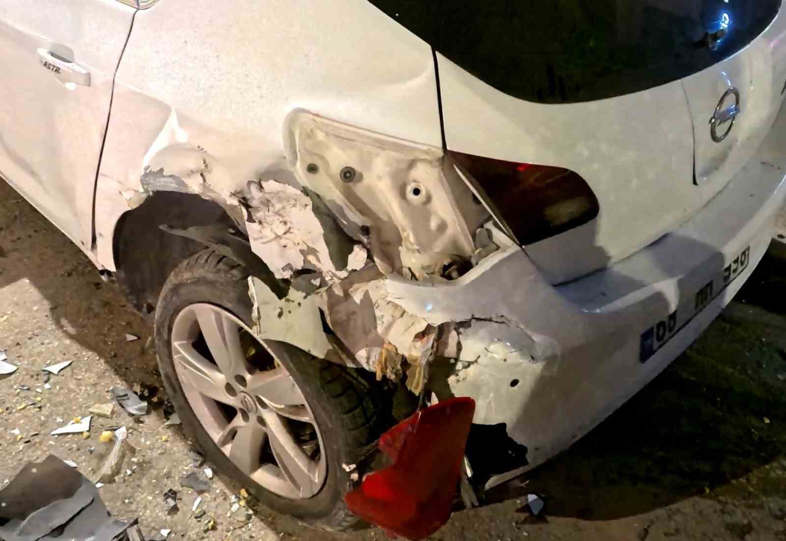 Alkollü halde direksiyona geçti, 3 araca birden çarptı
