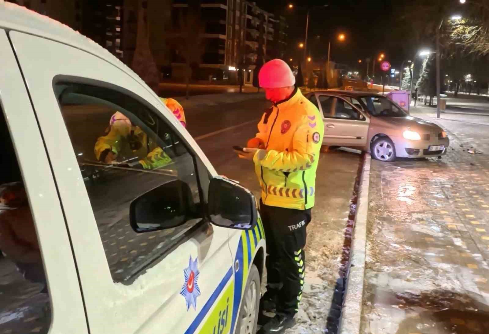 Alkollü şekilde direksiyon başına geçen genç kaza yaptı: "İlk defa içtim, onda da kaza yaptım"
