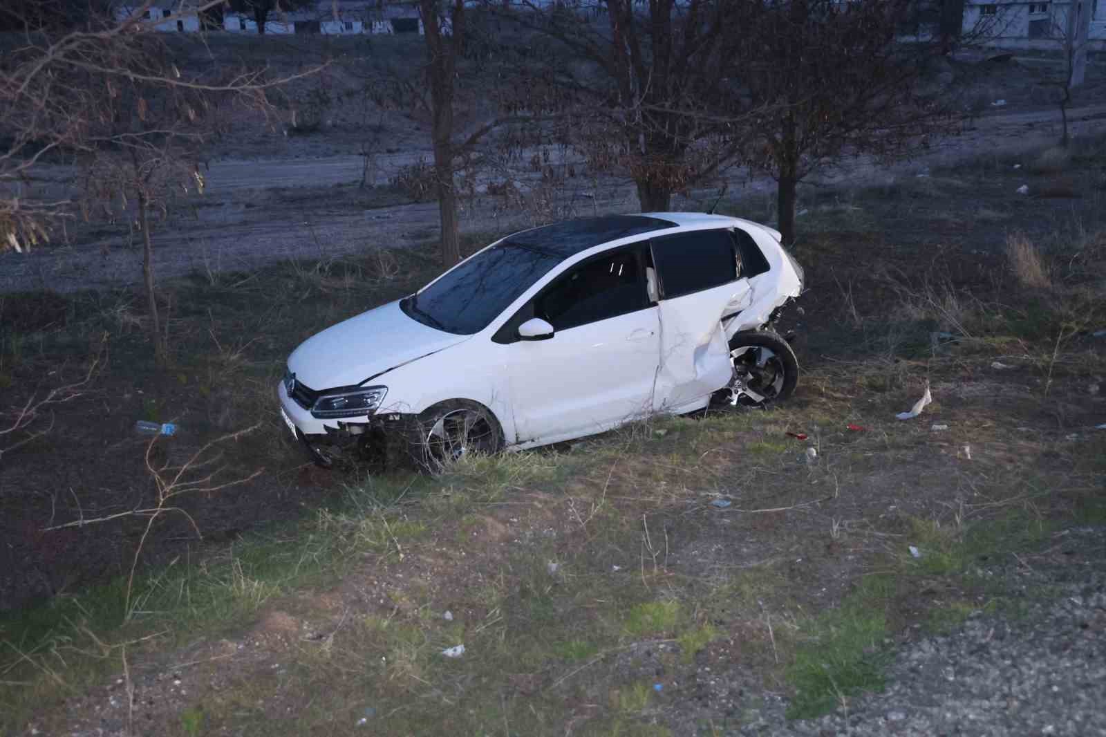 Alkollü sürü kaza yaptı, yakınları gazetecileri tehdit etti
