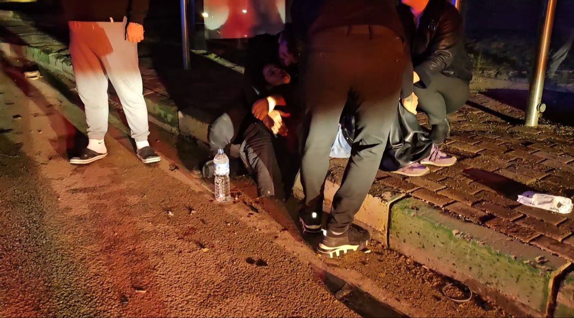 Alkollü sürücü kaza yaptı, yaralanan eşini suçladı: "Eşimle kavga ettik, direksiyonu kırdı"
