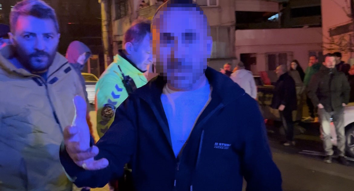 Alkollü sürücü ortalığı karıştırdı: Vatandaşı polis sandı, araç sahiplerini teselli etti
Alkollü sürücü ortalığı karıştırdı: Vatandaşı polis sandı, araç sahiplerini teselli etti