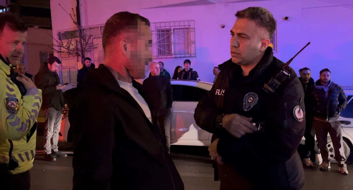 Alkollü sürücü ortalığı karıştırdı: Vatandaşı polis sandı, araç sahiplerini teselli etti
Alkollü sürücü ortalığı karıştırdı: Vatandaşı polis sandı, araç sahiplerini teselli etti