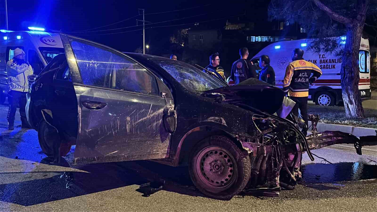 Alkollü sürücü ortalığı savaş alanına çevirdi: 2 yaralı
