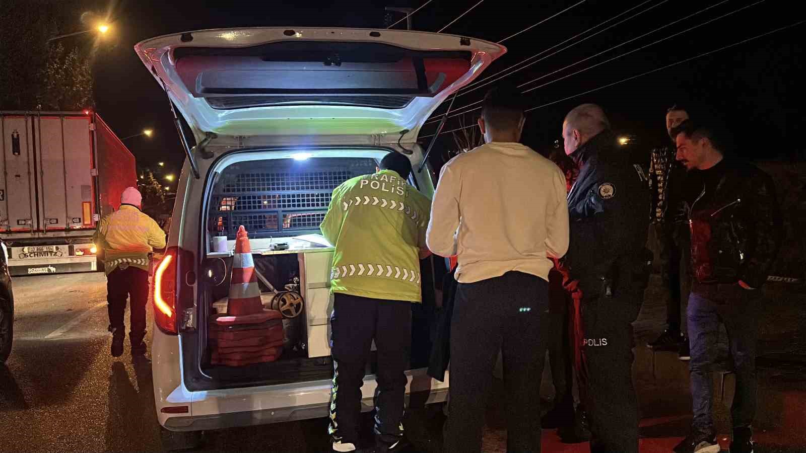 Alkollü sürücü ortalığı savaş alanına çevirdi: 2 yaralı
