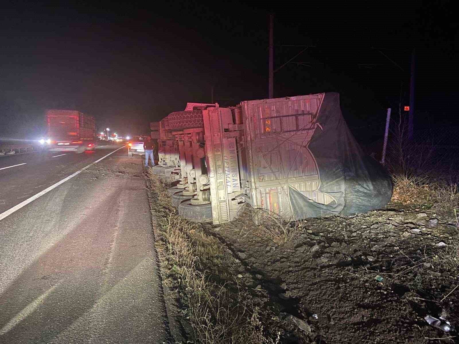Alkollü tır sürücüsü trafik güvenliğini tehlikeye soktu

