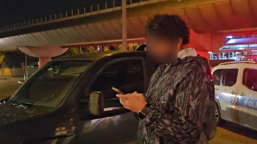 Alkollü ve ehliyetsiz yakalanınca kız arkadaşıma öğretiyordum dedi
