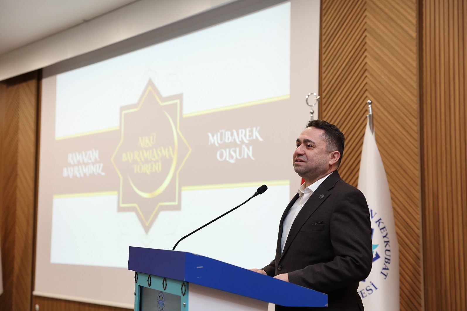 ALKÜ ailesi geleneksel bayramlaşmada buluştu
ALKÜ ailesi geleneksel bayramlaşmada buluştu