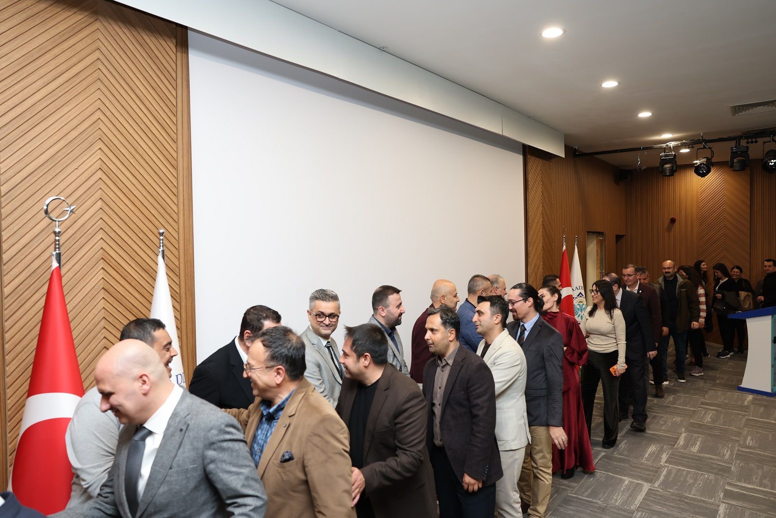 ALKÜ ailesi geleneksel bayramlaşmada buluştu
ALKÜ ailesi geleneksel bayramlaşmada buluştu