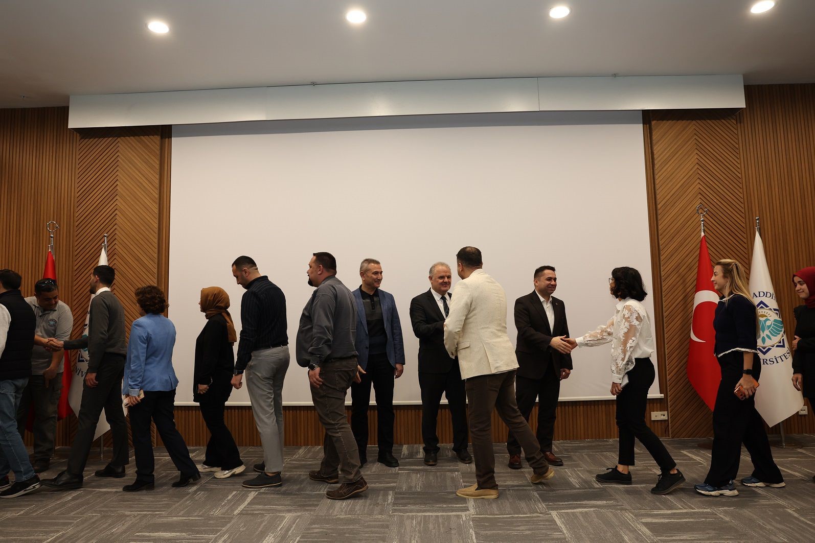 ALKÜ ailesi geleneksel bayramlaşmada buluştu
ALKÜ ailesi geleneksel bayramlaşmada buluştu