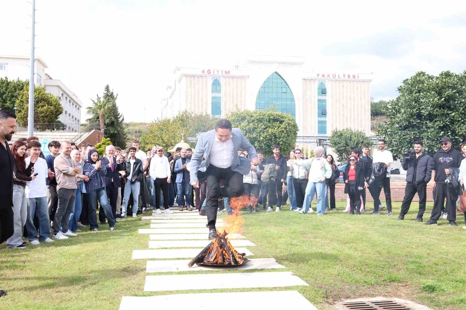 ALKÜ’de nevruz kutlandı
ALKÜ’de nevruz kutlandı
