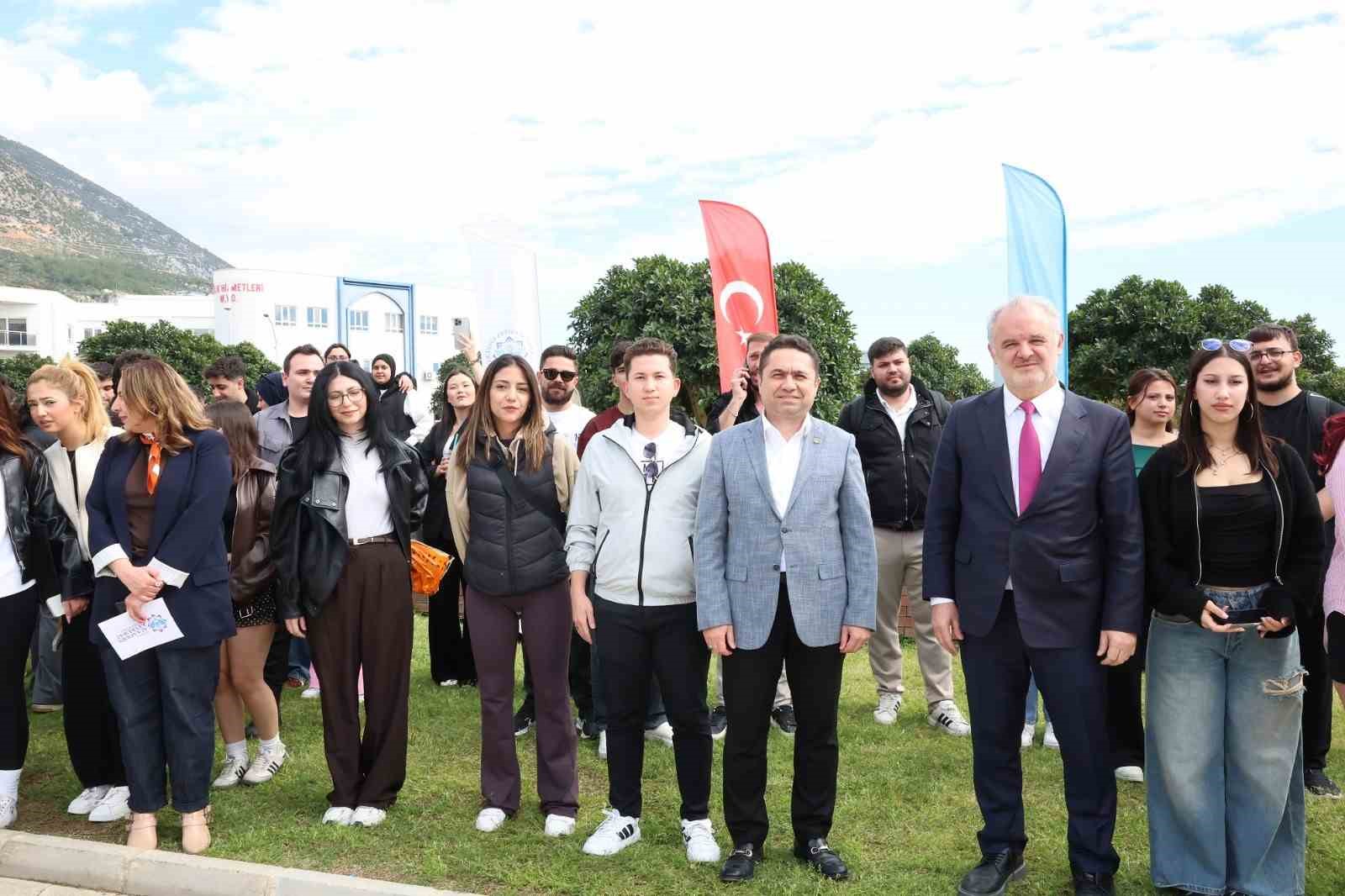 ALKÜ’de nevruz kutlandı
ALKÜ’de nevruz kutlandı