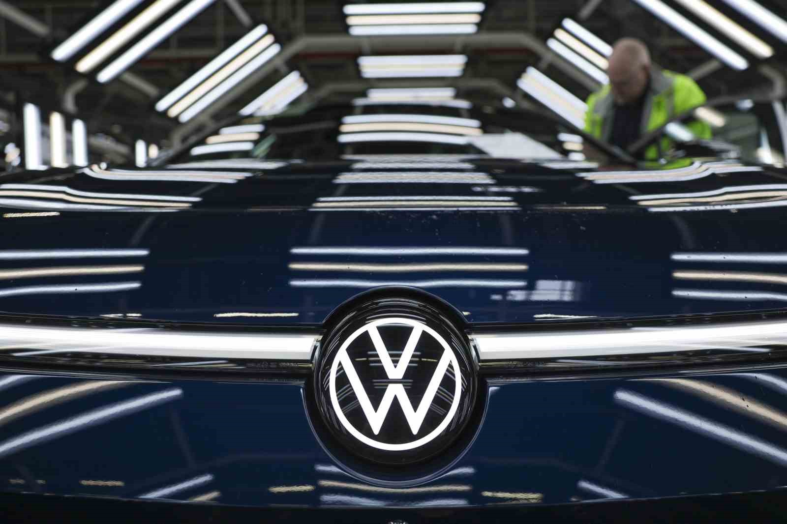 Alman otomotiv sektöründe kriz: Volkswagen 50 bin kişiyi işten çıkaracak
