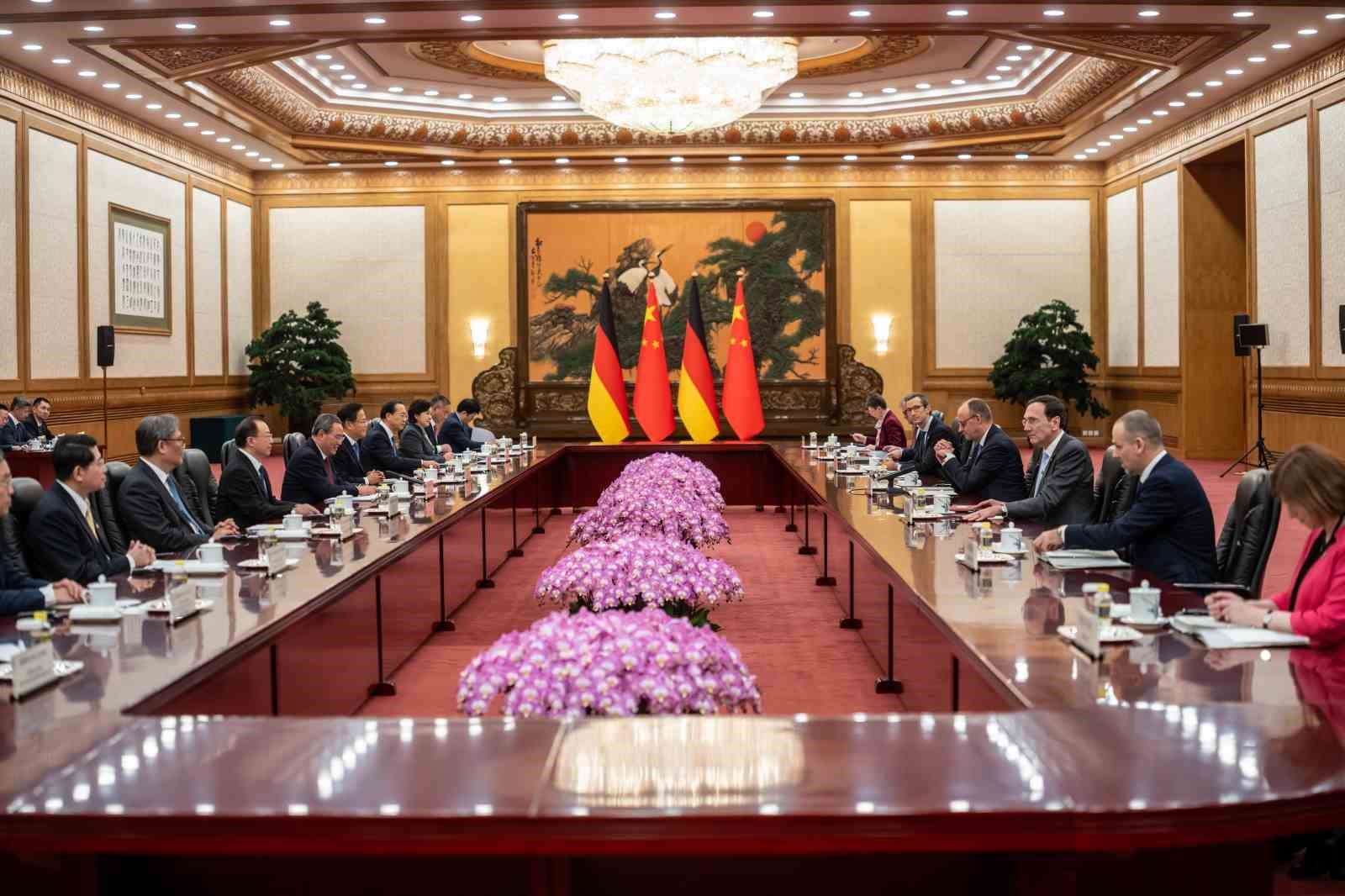 Almanya Başbakanı Merz, Çinli lider Xi ile bir araya geldi
Almanya Başbakanı Merz, Çinli lider Xi ile bir araya geldi