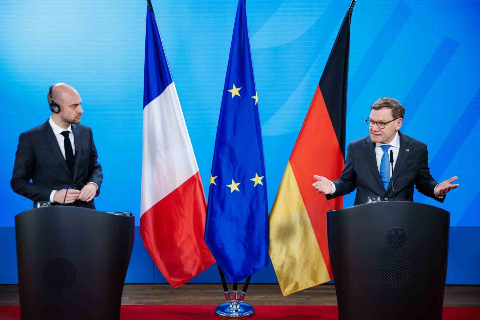 Almanya Dışişleri Bakanı Wadephul: "İran’da rejim değişikliğinin askeri yollarla gerçekleştirilebileceğini düşünmüyorum"
