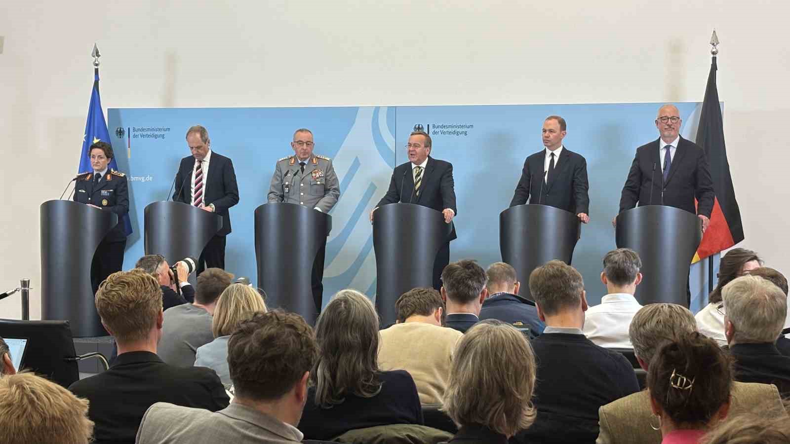 Almanya’da "muharebeye hazır asker sayısını 460 bine çıkarma" hedefi
