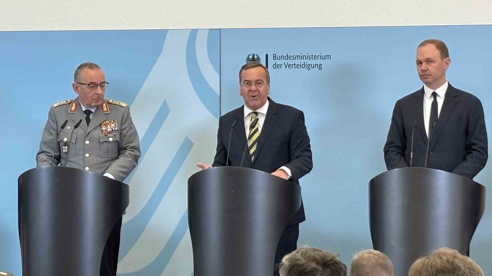 Almanya’da "muharebeye hazır asker sayısını 460 bine çıkarma" hedefi
