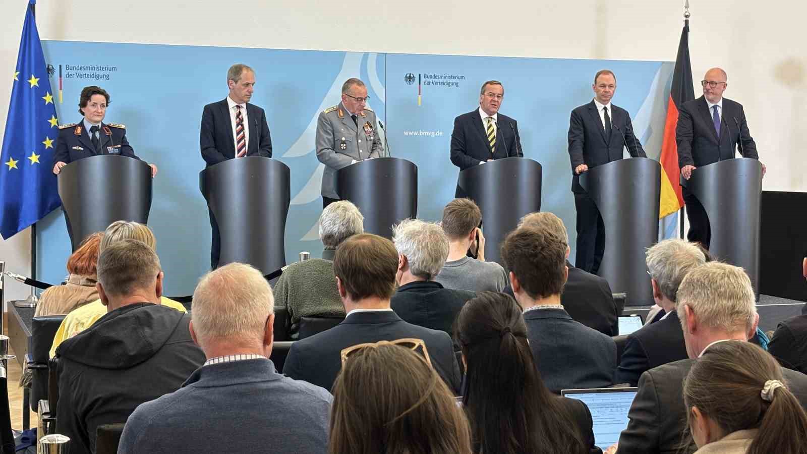 Almanya’da "muharebeye hazır asker sayısını 460 bine çıkarma" hedefi
