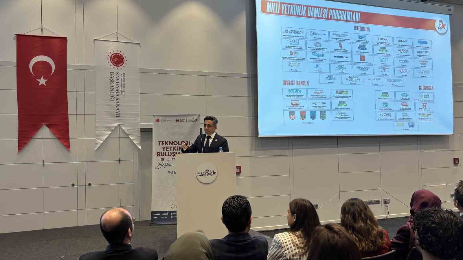 Almanya’da Türk öğrenciler ile Türkiye’nin savunma devleri buluştu
