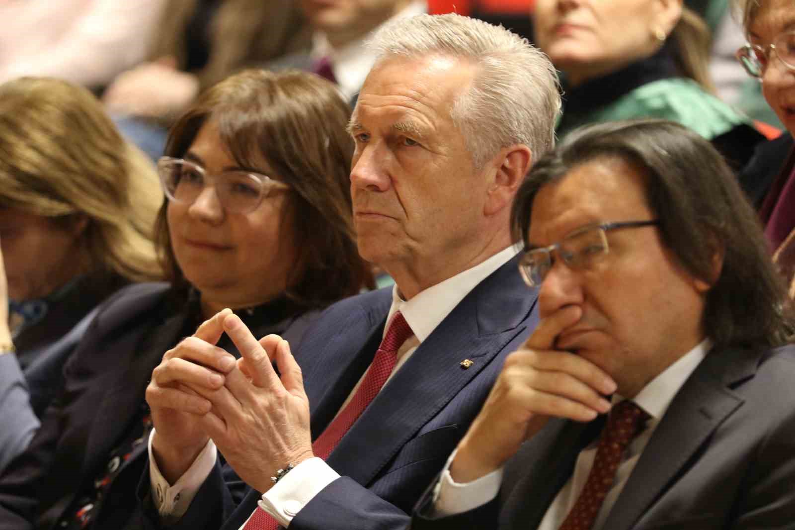 Almanya’nın 10. Cumhurbaşkanı Wulff’a Kocaeli’de fahri doktora
