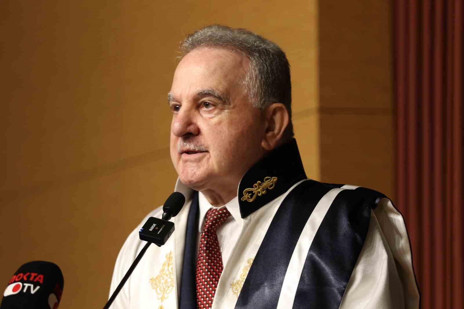 Almanya’nın 10. Cumhurbaşkanı Wulff’a Kocaeli’de fahri doktora
