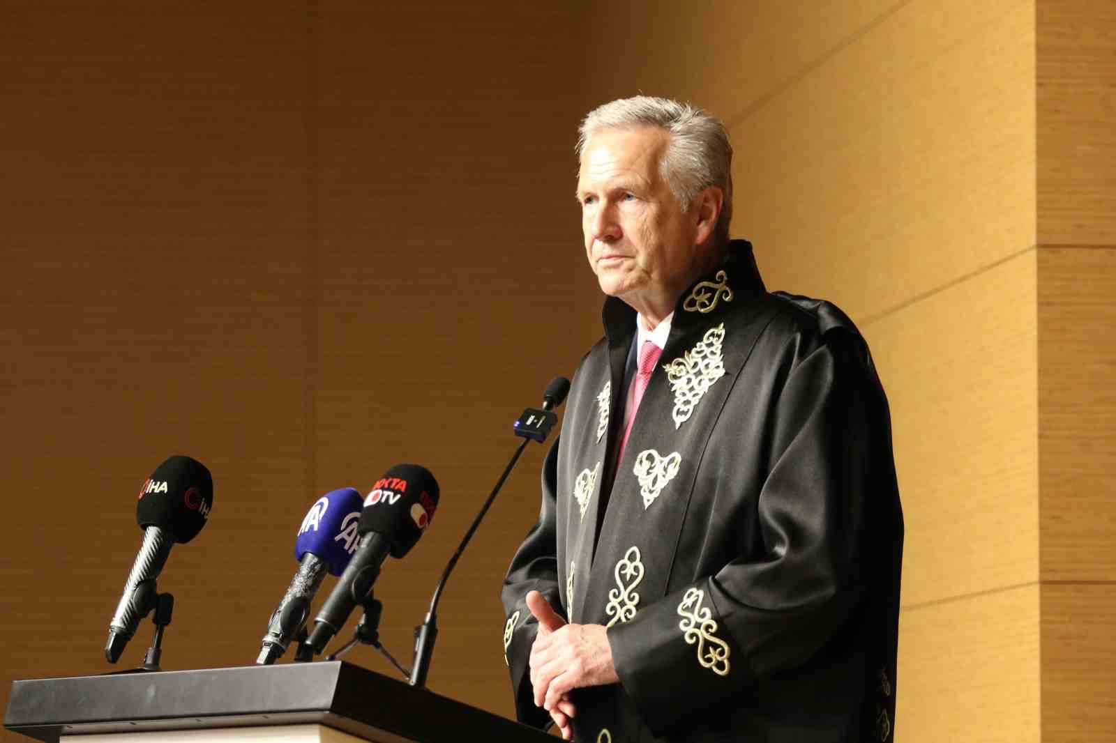 Almanya’nın 10. Cumhurbaşkanı Wulff’a Kocaeli’de fahri doktora
