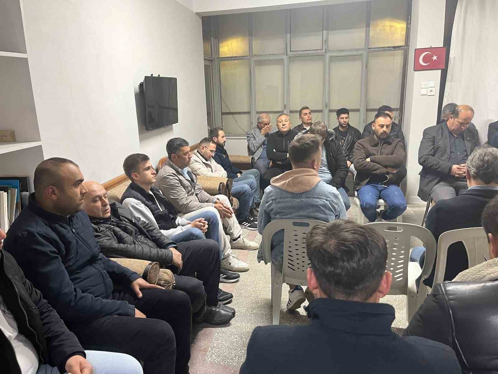 Alparslan Türkeş Demirci’de dualarla anıldı
