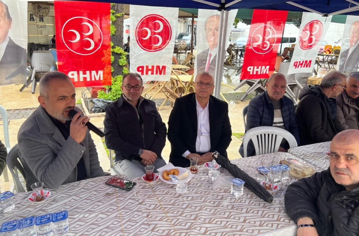 Alparslan Türkeş Salihli’de dualarla anıldı
