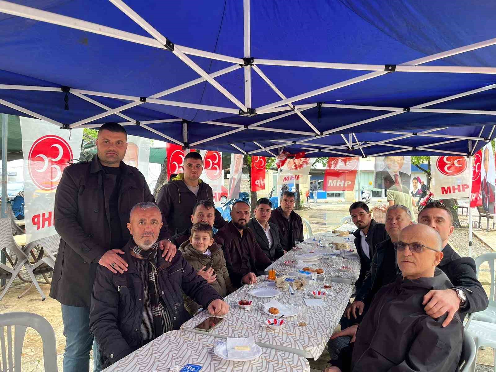 Alparslan Türkeş Salihli’de dualarla anıldı
