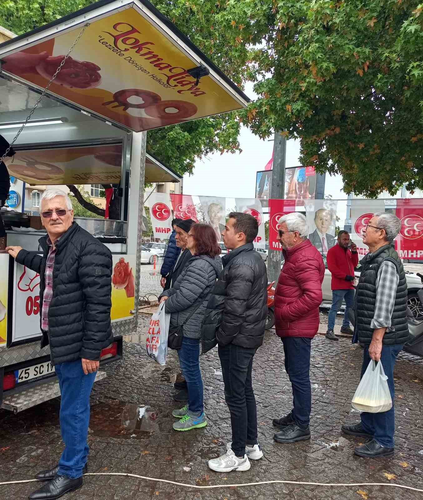 Alparslan Türkeş Salihli’de dualarla anıldı
