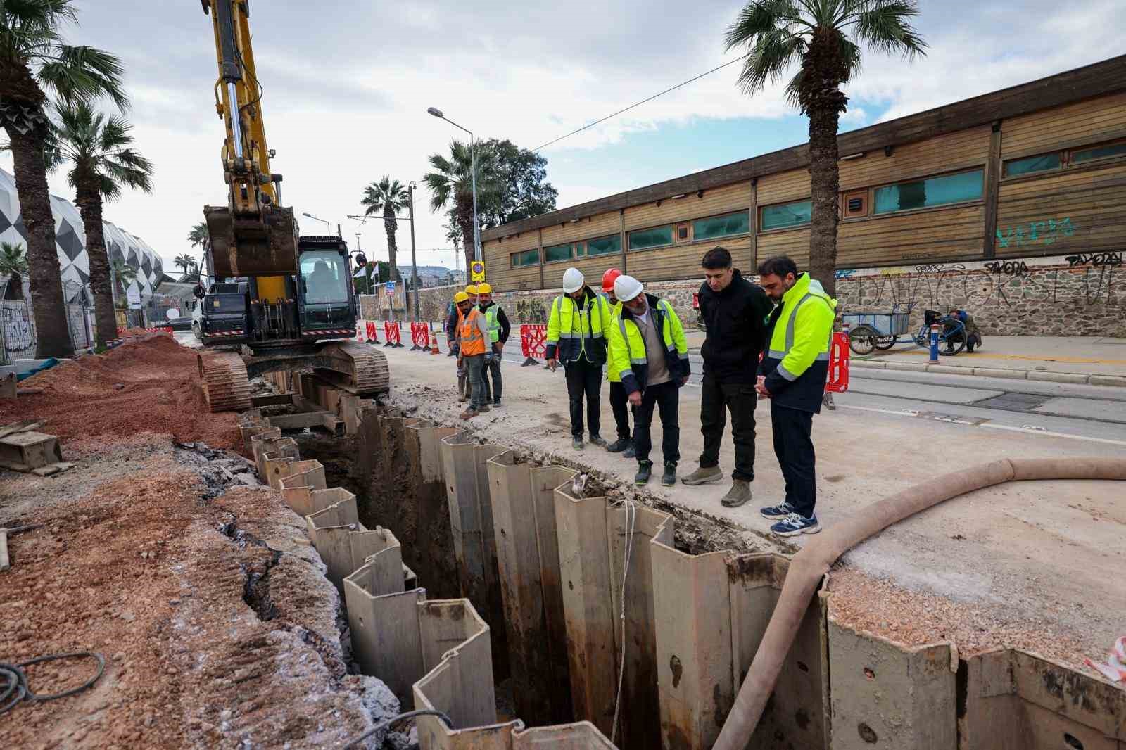 Alsancak’ta dev altyapı çalışması
Alsancak’ta dev altyapı çalışması