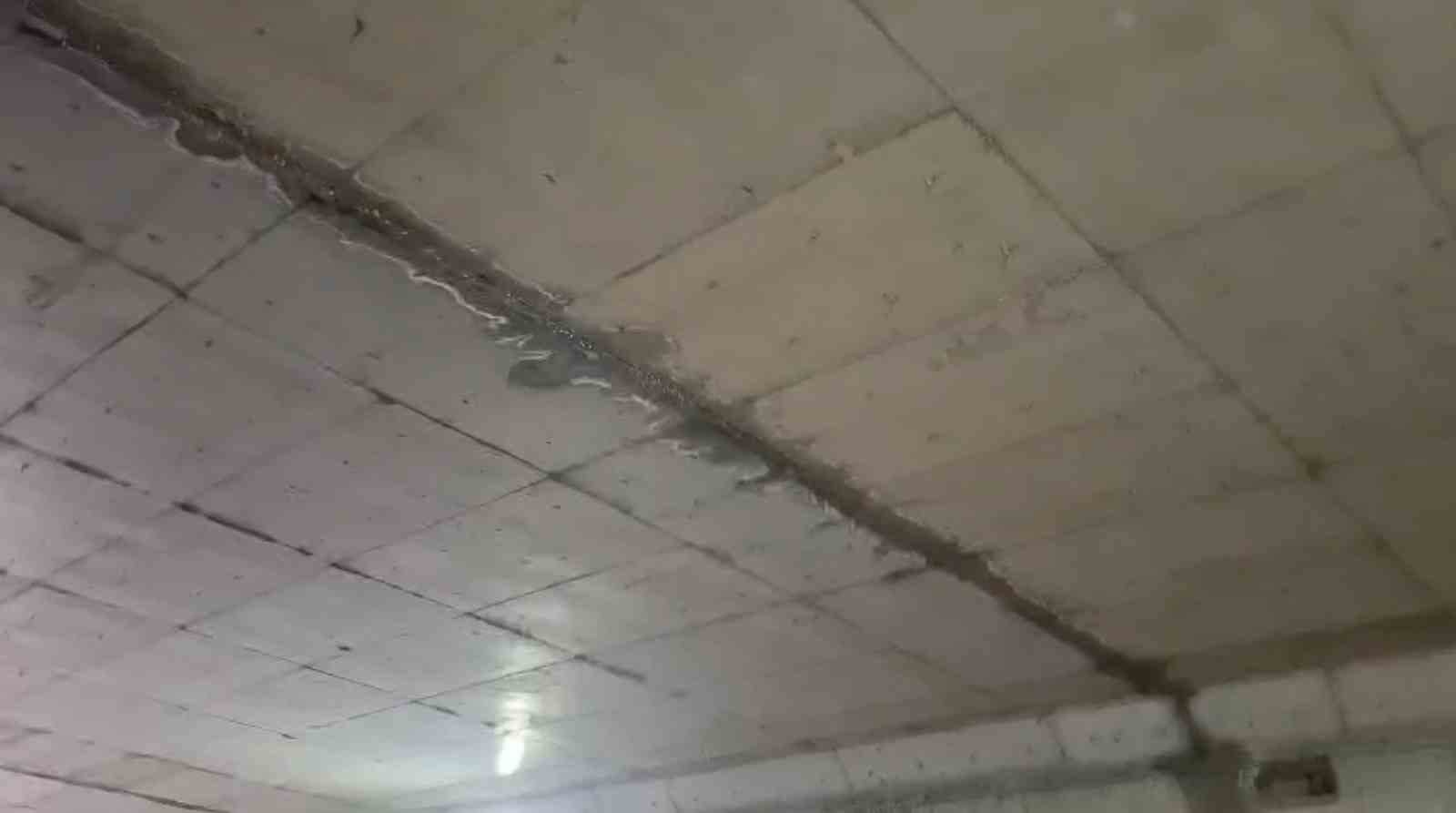 Alt geçidin beton bloklarındaki ayrılmalar tehlike oluşturuyor
