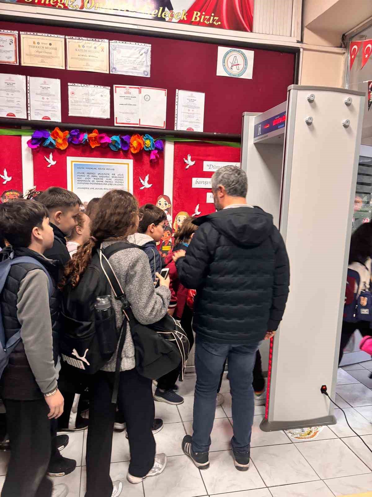 Altıeylül Ortaokulu artık daha güvenli
