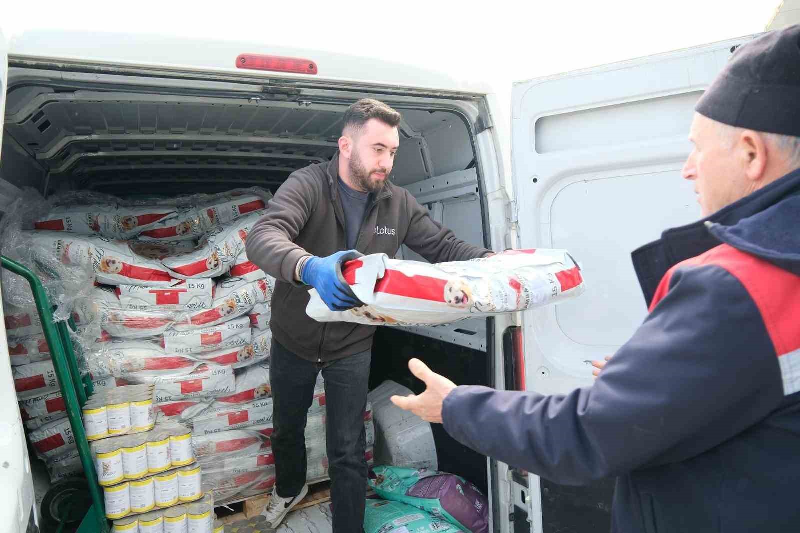 Altıeylül’de can dostlara büyük destek
