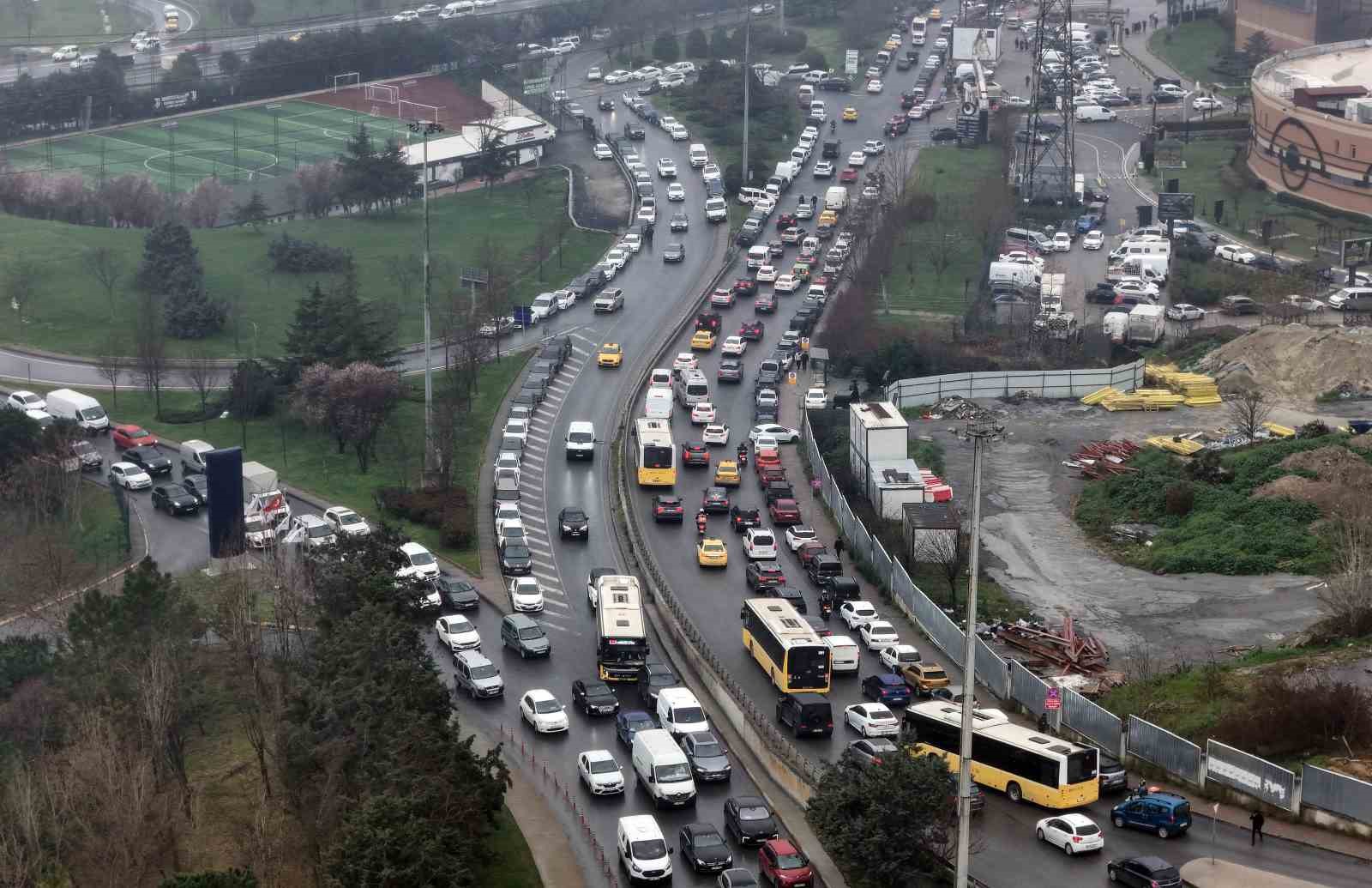 Altın fiyatı düştü, Kuyumcukent’e gram altın tükendi

