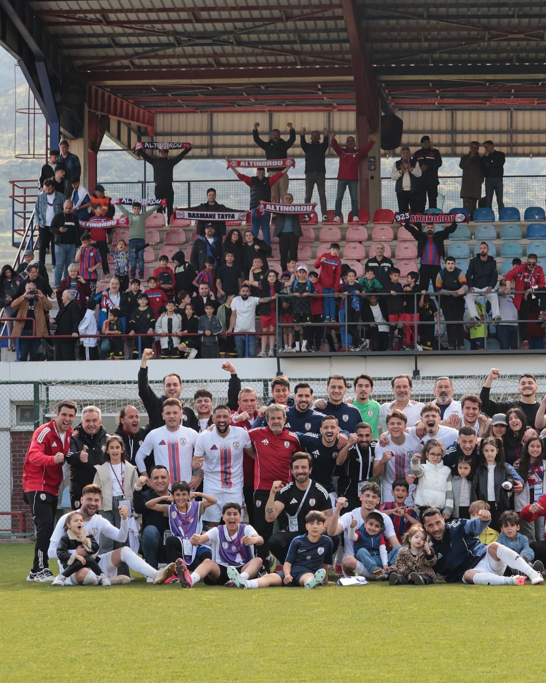 Altınordu’nun önünde iki kritik maç var
Altınordu’nun önünde iki kritik maç var