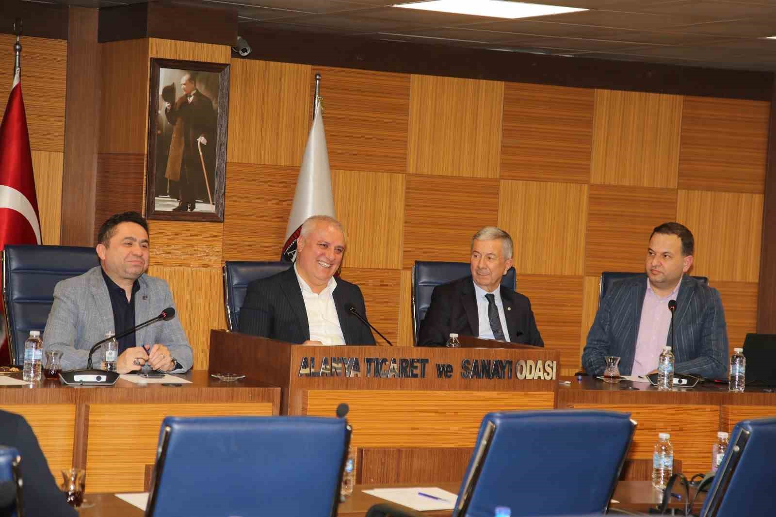 ALTSO Başkanı Erdem: "Kredi kullanılarak tatil yapılması sektöre katkı sağlayacak"
ALTSO Başkanı Erdem: "Kredi kullanılarak tatil yapılması sektöre katkı sağlayacak"