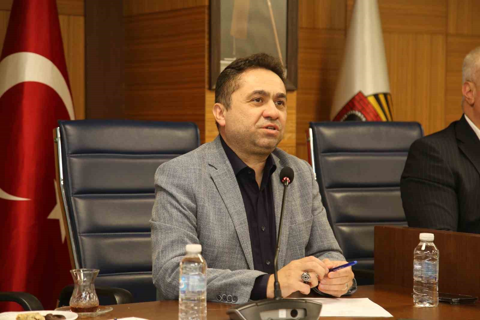 ALTSO Başkanı Erdem: "Kredi kullanılarak tatil yapılması sektöre katkı sağlayacak"
ALTSO Başkanı Erdem: "Kredi kullanılarak tatil yapılması sektöre katkı sağlayacak"